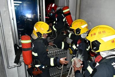 长春消防开展高层建筑灭火救援实战演练